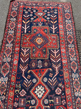 Antique Luri tribal rug displaying a doublesided vase design. Size. Circa 225x125cm / 7‘4ft by 4‘1ft http://www.najib.de                