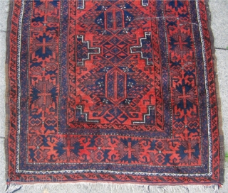 Antique Baluch rug with beautiful "crab" border. Size:150x98cm / 4'9''x3'2'' Generally good condition except for two little folds.               