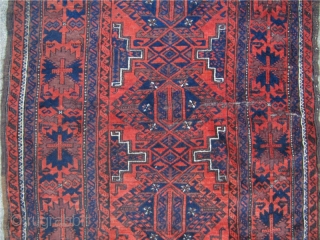 Antique Baluch rug with beautiful "crab" border. Size:150x98cm / 4'9''x3'2'' Generally good condition except for two little folds.               