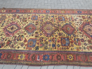 Antique Persian Bakhtiary tribal rug woven on wool foundation. Age: 19th century. Shiny wool and beautiful natural colors, size: circa 390x174cm / 12'8''ft x 5'7''ft        