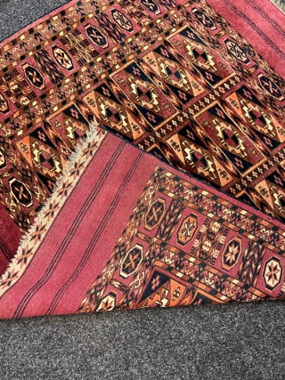 Antique Turkmen Tekke dowry rug. Age: 19th century, all natural dyes. Squarish Size 97x97cm / 3‘2ft by 3‘2ft http://www.najib.de              