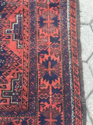 Antique Baluch rug with beautiful "crab" border. Size:150x98cm / 4'9''x3'2''ft www.najib.de                      