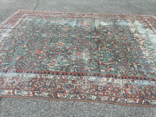 A highly decorative antique Persian Sultanabad carpet. Size: circa 430x300cm / 14ft by 9’8ft beautiful light pastel colors, very nice soft green field color, soft color transition. Although it may show some  ...