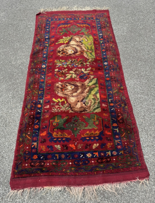 Antique Central Anatolian Sivas Lion rug, early 20th century. Size: circa 220x105cm / 7,2ft by 3,5ft  http://www.najib.de               