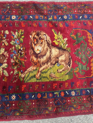 Antique Central Anatolian Sivas Lion rug, early 20th century. Size: circa 220x105cm / 7,2ft by 3,5ft  http://www.najib.de               