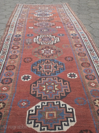 Antique Persian Bidjar Gerrus long rug with Memling gul design, wool foundation. Age: 19th century, size: 335x105cm / 11ft x 3'4''ft Good condition, barber pole missing at both ends.    