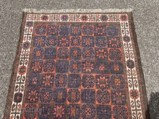 A very nice antique Baluch rug, unusual star design and beautiful white border. 19th century, size: ca. 167x95cm / 5‘5ft by 3‘1ft           