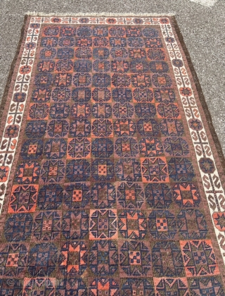 A very nice antique Baluch rug, unusual star design and beautiful white border. 19th century, size: ca. 167x95cm / 5‘5ft by 3‘1ft           
