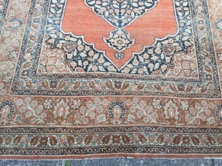 Fine antique Persian Tabriz Haji Jalili rug, size: ca. 175x125cm / 5'8''ft x 4'1''ft Age: 19th century. Some light wear in the field, www.najib.de
         