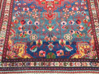 Fine antique Persian Bakhtiary rug, beautiful sky-blue ground color. Size: 147x105cm / 4'9''ft x 3'5''ft                  