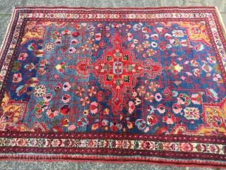 Fine antique Persian Bakhtiary rug, beautiful sky-blue ground color. Size: 147x105cm / 4'9''ft x 3'5''ft                  