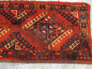 Antique Turkmen Ersari Torba from the Amu Darya region , Central Asia. 19th century. Very nice collector´s piece with a lovely border and beautiful green , blue and yellow. Little fire damage  ...