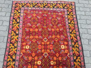 Antique Caucasian Karabagh long rug. Very good condition. Size: ca. 285x130cm / 9'4'' x 4'3''ft , Age: circa 1900, www.najib.de             