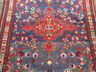 Fine antique Persian Bakhtiary rug, beautiful sky-blue ground color. Size: 147x105cm / 4'9''ft x 3'5''ft                  