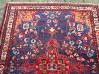 Fine antique Persian Bakhtiary rug, beautiful sky-blue ground color. Size: 147x105cm / 4'9''ft x 3'5''ft                  