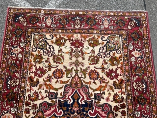 A fine antique Persian Isfahan rug, beautiful ivory field color. Size: 210x140cm / 7ft by 4’6ft http://www.najib.de                