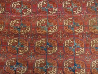 Antique Turkmen Tekke main carpet, origin: Central Asia , Turkmenistan. Beautiful green and blue colors. Age: mid 19th century. Size including Kilim ends: ca 270cm x 177cm ( 8'9'' x 5'8'' ) 
