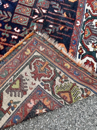 A beautiful antique Persian Luri Bakhtiary tribal rug from the 19th century, size: 320x175cm / 10’5ft by 5’8ft               