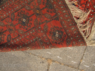 Antique Baluch rug , fine drawing , beautiful border , good condition, beautiful electric blue color. Size : ca 196cm x 117cm ( 6'5 3'9'' )       