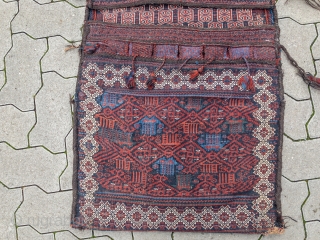 Antique flatwoven Baluch saddlebag / Khorjin, 19th century. Very nice collector´s piece. Size: 123x56cm / 4'1''ft x 1'9''ft               