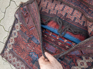 Antique flatwoven Baluch saddlebag / Khorjin, 19th century. Very nice collector´s piece. Size: 123x56cm / 4'1''ft x 1'9''ft               