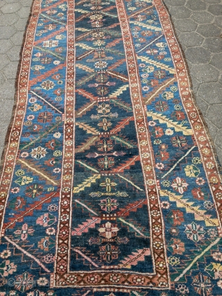 Antique Persian Heriz / Bakhshayesh long rug with a "chain saw" design, size: ca. 370x130cm / 12'2''ft x 4'3''ft              
