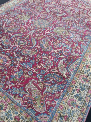 Fine antique Persian Kirman Ravar carpet. Size: 380x275cm / 12'5''ft x 9'1''ft, little old moth damage in the border (see picture)            