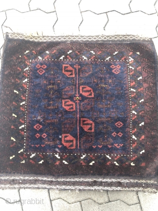 Very nice antique Baluch bagface. Shiny wool and beautiful flatwoven ends. Size : ca 70x 65cm / 2'3'' x 2'2''ft             