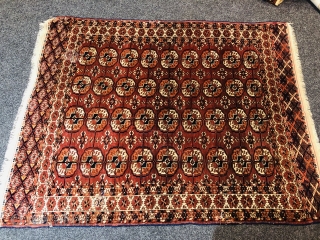 Antique Turkmen Tekke rug with rare white star border, size: ca. 170x135cm / 5'6''ft by 4'5''ft, age: 19th century.              