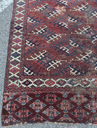 Early Turkmen Yomud main carpet. Age: circa 1800. Beautiful Dyrnak Gul design. Some wear and old repairs but still very collectable. Size: circa 295x160cm / 9‘7ft by 5‘3ft http://www.najib.de    