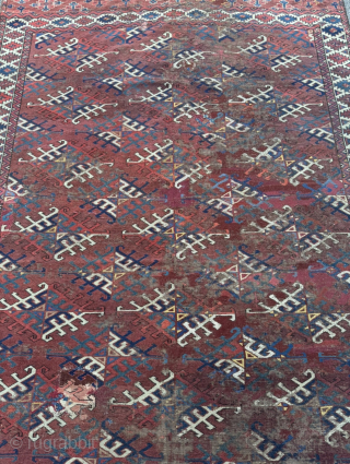 Early Turkmen Yomud main carpet. Age: circa 1800. Beautiful Dyrnak Gul design. Some wear and old repairs but still very collectable. Size: circa 295x160cm / 9‘7ft by 5‘3ft http://www.najib.de    