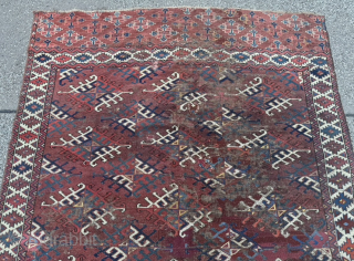 Early Turkmen Yomud main carpet. Age: circa 1800. Beautiful Dyrnak Gul design. Some wear and old repairs but still very collectable. Size: circa 295x160cm / 9‘7ft by 5‘3ft http://www.najib.de    
