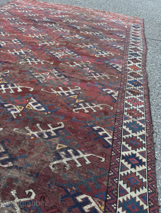 Early Turkmen Yomud main carpet. Age: circa 1800. Beautiful Dyrnak Gul design. Some wear and old repairs but still very collectable. Size: circa 295x160cm / 9‘7ft by 5‘3ft http://www.najib.de    