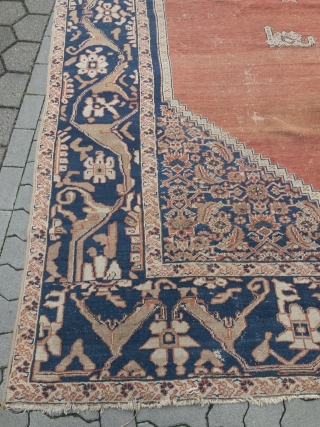 Antique Persian Bakhshayesh carpet, very decorative. Size: 510x310cm / 16'7''ft x 10'2''ft Age: 19th century, some wear, still very decorative             