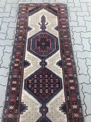 Antique Persian Hamedan runner, nice vintage look. Size: 295x88cm / 9'7''ft by 2'9''ft                    