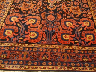 Fine antique Persian Sarouk rug, circa 1910. Size: ca. 240x145cm / 7'9''x4'8''ft                     