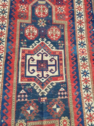 Antique Caucasian Fachralo prayer rug, age: 19th century. Size: 182x115cm / 6ft x 3'8''ft , some spots of wear, still a very nice rug.
         