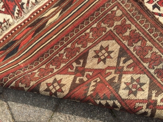 Rare antique white ground Ersari main carpet with star and lattice design. Late 19th century. Origin: North-Afghanistan. Size: ca 280x190cm / 9'2'' x 6'3''ft with kilims.
       