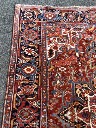 Antique Persian Heriz rug, small size: ca. 195x150cm / 6'4''ft by 4'9''ft                     