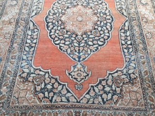 Fine antique Persian Tabriz Haji Jalili rug, size: ca. 175x125cm / 5'8''ft x 4'1''ft Age: 19th century
                