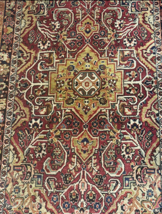 Fine antique Persian Sarough rug. Age: 1920s. Size: 145x98cm / 4’8ft by 3’2ft http://www.najib.de                   