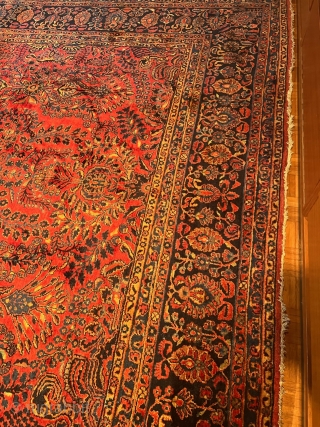 From an old German estate: a highly decorative antique Persian Sarouk Mohajeran carpet, age: circa 1920. Size: ca. 415x310cm / 13‘6ft by 10‘2ft little old moth damage at one corner (see pictures)  ...