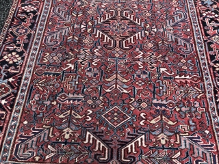 Vintage Antique Persian Heriz carpet, age: circa 1920. Size: ca. 285x210cm / 9'4''ft by 6'9''ft. All over design, some light overall wear.           