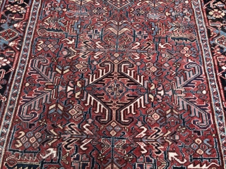 Vintage Antique Persian Heriz carpet, age: circa 1920. Size: ca. 285x210cm / 9'4''ft by 6'9''ft. All over design, some light overall wear.           