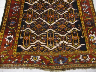 Antique Bakhtiary rug, age:circa 1880, wool on wool foundation. Beautiful colors and glossy, shiny wool. Good condition. Size: 405x190cm / 13'3''ft x 6'3''ft www.najib.de         