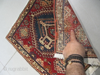 ref: S2113/Quashqai bag face pillow rug,Persian 1910-1920 perfect condition .
0.65 x 0.60 , 2'2 x 2'0                 