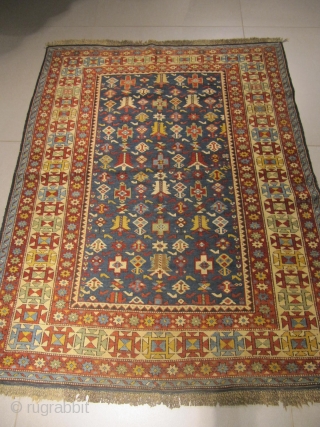 ref: S178 / KUBA TCHITCHI, CAUCASIAN ANTIQUE RUG END OF 19TH CENTURY, MINT CONDITION FOR ITS AGE.
SIZE: 5'3 x 4'1 / 1.60 X 1.24         