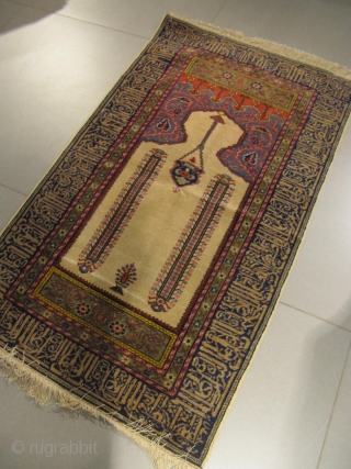 ref: S1599 / hereke anatolian prayer carpet, with silk fondation, early 20 century, perfect condition
size: 1.35 X 0.80  /  4' X 2'         