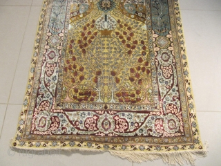 o) Heeke Silk anatolian rug, 20th century, perfect condition
size: 160 X 110  /  5' X 3'               