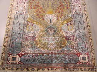 o) Heeke Silk anatolian rug, 20th century, perfect condition
size: 160 X 110  /  5' X 3'               